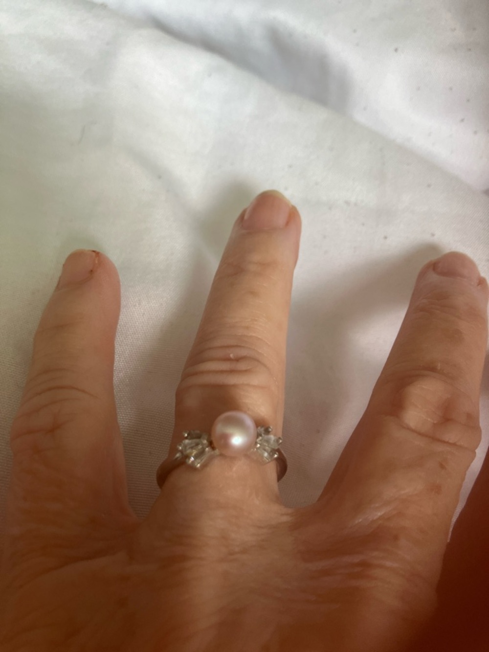 Elegant Pearl and Crystal Ring in White/Pink  freshwater pearl